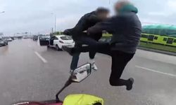 Bursa'da trafikte uçan tekmeli kavga