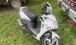 Çaldıkları motosikleti çalıştıramayan hırsızlar zarar verip bıraktı