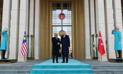 Cumhurbaşkanı Erdoğan, Malezya Başbakanı Enver İbrahim'i törenle karşıladı