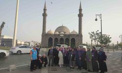 Denizli umre kafilesi Medine'de manevi dolu bir gün yaşadı