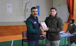 Depremzede öğrencilere burs ve tablet desteği