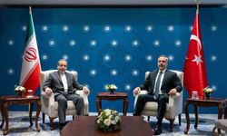 Dışişleri Bakanı Hakan Fidan, İranlı mevkidaşı Arakçi ile bir araya geldi