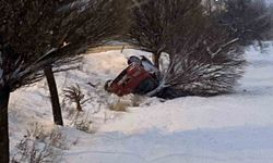 Elazığ'da otomobil devrildi