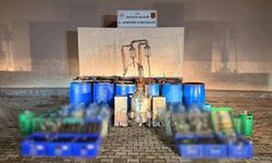 Elmalı'da 3 bin 750 litre kaçak ve sahte alkol ele geçirildi