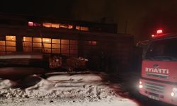 Erciş'te iş yeri yangını