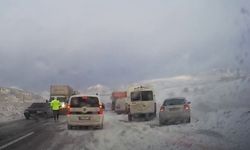 Erzurum'da etkili olan tipi çevre illerle olan ulaşımı aksatıyor