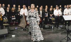 Erzurum'da renkler köprüsü: Baba ve kız aynı sahnede