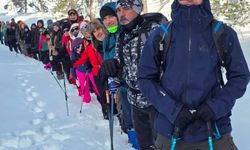 Gediz Murat Dağı Termal ve Kayak Merkezinde kar yürüyüşü