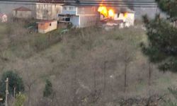 Giresun'da iki katlı ev alev alev yandı