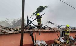 Gönen'de müstakil ev yangında kullanılamaz hale geldi