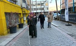 Görme engelli bireyler bu kursta hem sosyalleşiyor hem de günlük hayatlarını kolaylaştırıyor