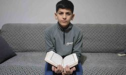 Hafızlık eğitimini tamamlayan 11 yaşındaki çocuk, güzel haberi babasıyla gözyaşları içerisinde paylaştı