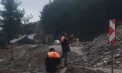 İnebolu-Doğanyurt-Cide karayolu heyelan sebebiyle ulaşıma kapandı