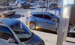 İstanbul E-5 Saadetdere'de trafiği kilitleyen kaza