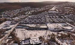 İstanbul yeni yıla karla uyandı: Yüksek kesimler beyaza büründü