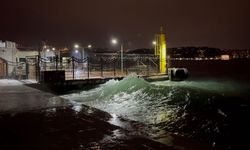 İstanbul'da sabah saatlerinde kuvvetli rüzgar etkili oldu