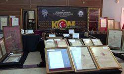 İstanbul'da tarihi eser kaçakçılığına darbe: Osmanlı Dönemine ait kalkan ve miğfer grubu ve binlerce eser ele geçirildi