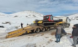 Kar kalınlığı 1 metreye ulaştı, kayak tesisi sezon açılışına hazırlanıyor
