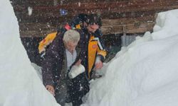 Kar nedeniyle evinde mahsur kalan hastayı sağlık ekipleri kurtardı