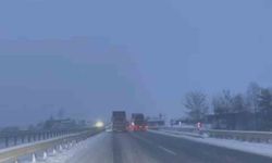 Karadeniz'i İstanbul'a bağlayan yolda kar yağışı etkili oluyor