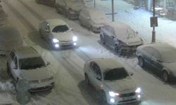 Kars'ta kar ve tipiden göz gözü görmüyor