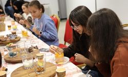 Kartepe'de çocuklar mum yapım atölyesine katıldı