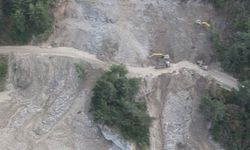Kastamonu'da heyelan nedeniyle ulaşıma kapanan yolda çalışmalar sürüyor