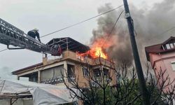 Köyceğiz'de çatıda balyan yangında ev tamamen yandı