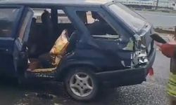 Manisa'da otomobil otobüs ile çarpıştı: 2 yaralı