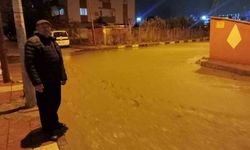 Manisa'da sağanak yağış etkili oldu: Otomobil dereye düştü, elektrikli otomobil alev aldı