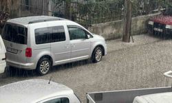 Marmaris'te dolu yağdı, kısa sürede ortalık beyaza büründü