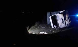 Mudurnu'da kamyon şarampole devrildi: 1 yaralı