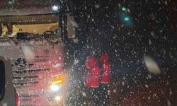Muş'ta kar ve tipi: Yolda mahsur kalan 180 kişinin imdadına Kızılay yetişti