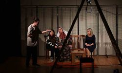 Nazilli HEM tiyatro ekibinin oyunu beğenildi