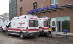 Niğde'de iki otomobil çarpıştı: 6 yaralı