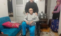 Öğrencilerle yaptığı işbirliğiyle 322'nci tekerlekli sandalyeyi ihtiyaç sahibine teslim etti