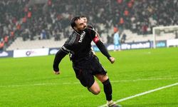 Orkun Kökçü gollerine devam ediyor