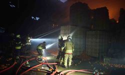 Pantolonunu giymek için geri dönen 19 yaşındaki işçi dumandan etkilenerek öldü