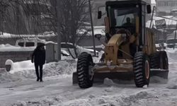 Patnos'ta karla mücadele çalışmaları devam ediyor