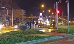 Sakarya'da otomobil ile motosiklet çarpıştı: 2 yaralı