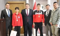 Şampiyon öğrencilere ödüller ve burs müjdesi