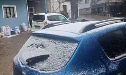 Sarıgöl'ün yüksek kesimlerine kısa süreli kar yağdı