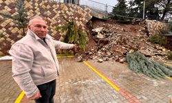 Şiddetli yağış sonrası istinat duvarı çöktü