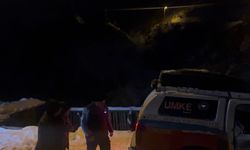 Siirt'te UMKE ekipleri kar ve tipiye rağmen hastalara yetişmeye çalışıyor