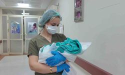 Siirt'te yılın son bebeği 2 kilo 600 gram olarak doğdu