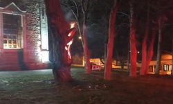 Sivrihisar Tarihi Ermeni Kilisesi önündeki tarihi ağaç ateşe verildi