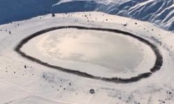 Soğuk hava Polat Gölü'nü buzla kapladı