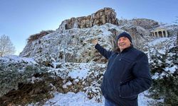 Tokat'ta buz tutan şelalede kartpostallık görüntüler oluştu