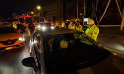 Trafik uygulamasında alkollü çıktı, gazeteciye saldırdı