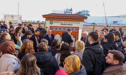 Üniversitelilerin final stresine sıcak bir mola: Başkan Kavuş'tan gençlere çorba ikramı